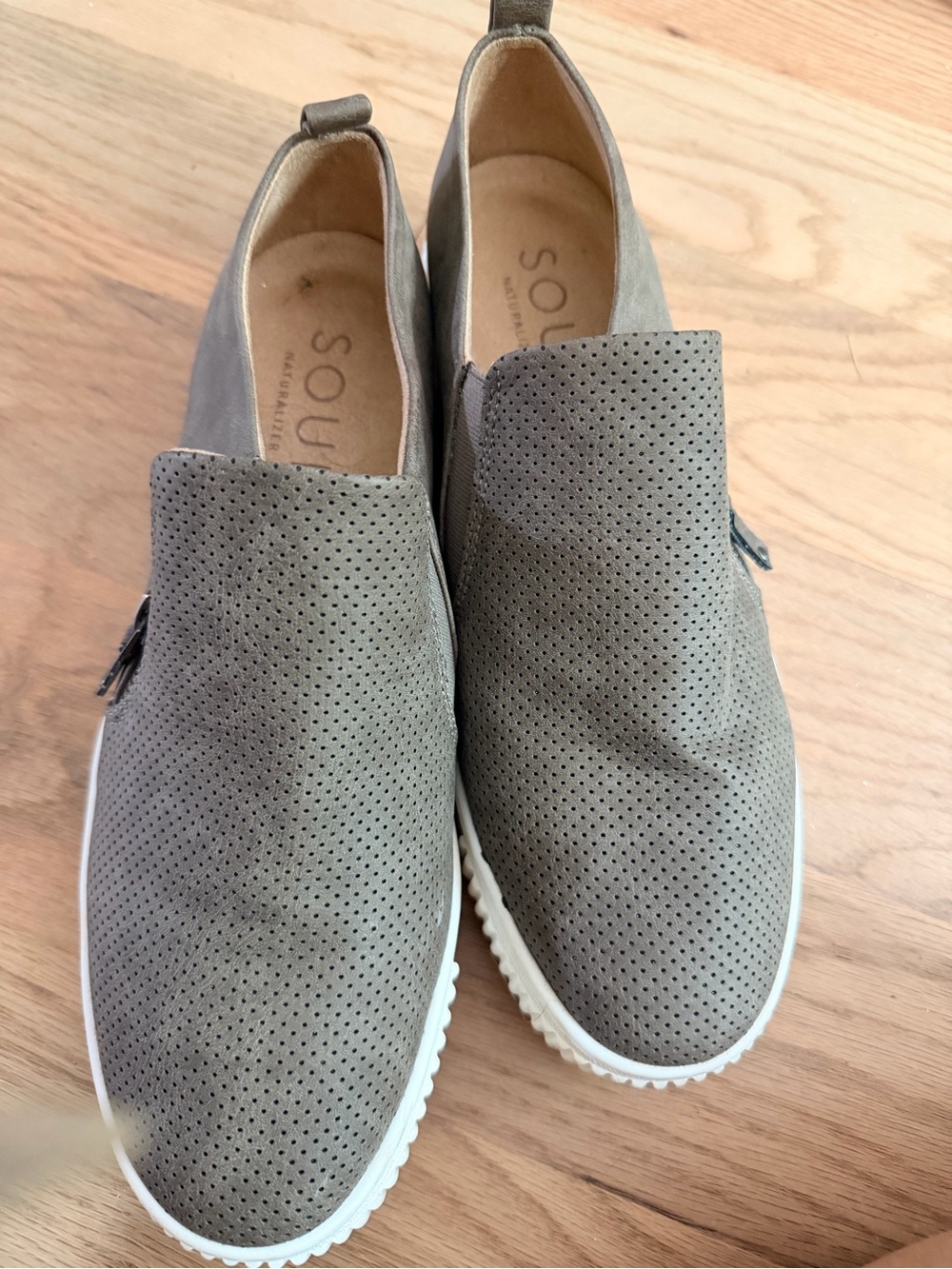 SOUL Naturalizer Turner Gray Faux Suede Slip-On Platform Sneakers - Size 9.5M